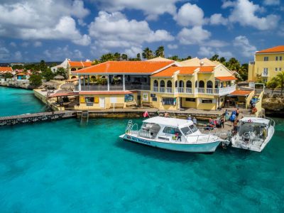 Buddy Dive resort Bonaire with scuba diving boats