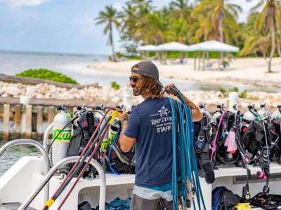 Cayman Brac Beach Resort - Cayman Brac scuba diving deck hand