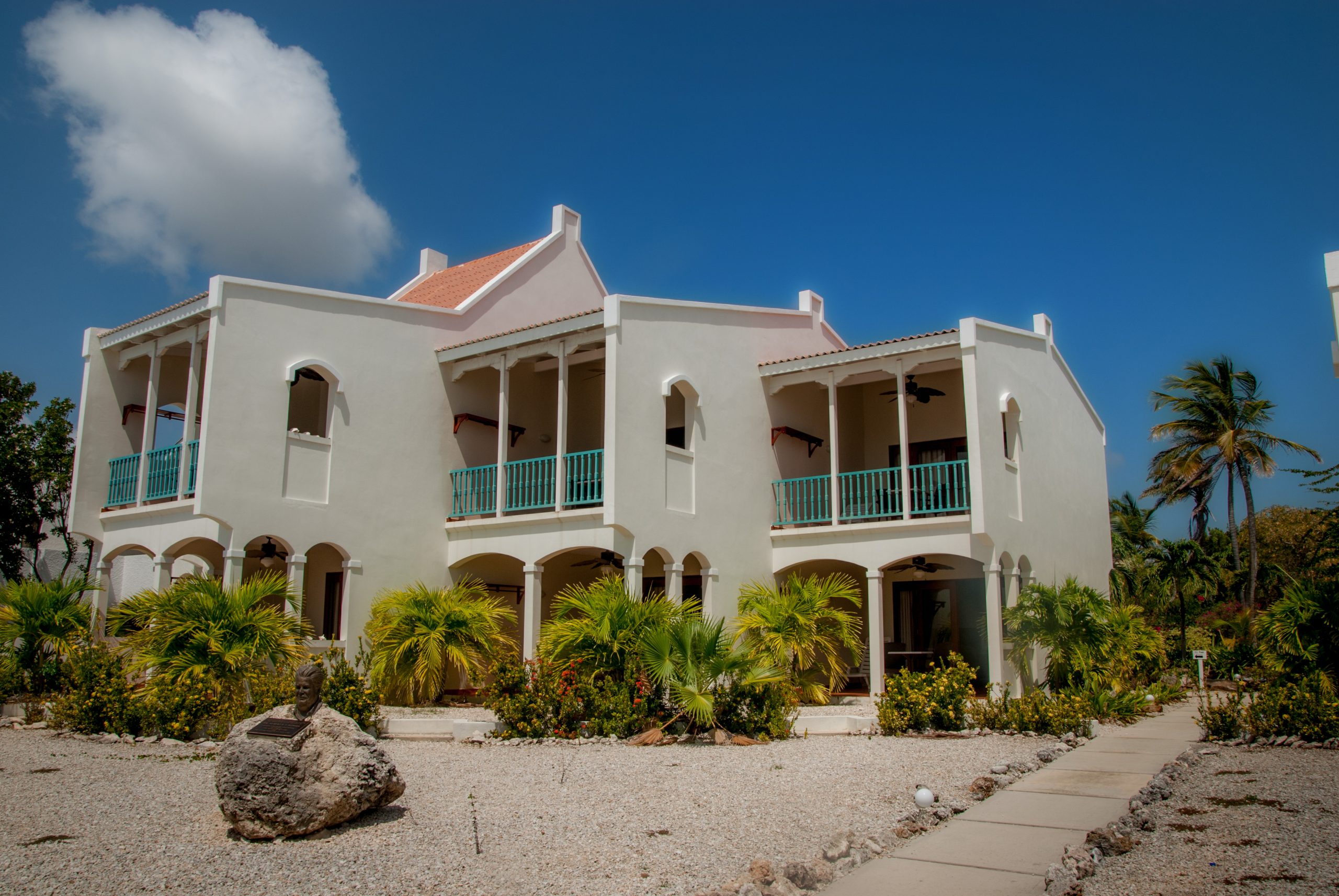 Captain Don's Habitat - Afternoon Boat Dive Special - Bonaire, Maduro Dive