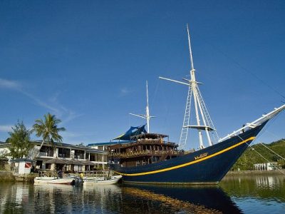 scuba diving Manta Ray Bay resort