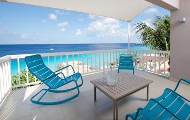 Coral Estate Luxury Resort - Curacao bedroom private balcony