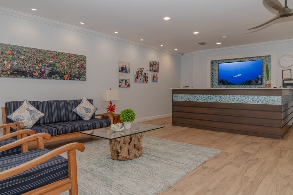 Little Cayman Beach Resort - Cayman Island front desk