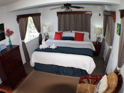 Villa On Dunbar Rock - Guanaja, Honduras bedroom