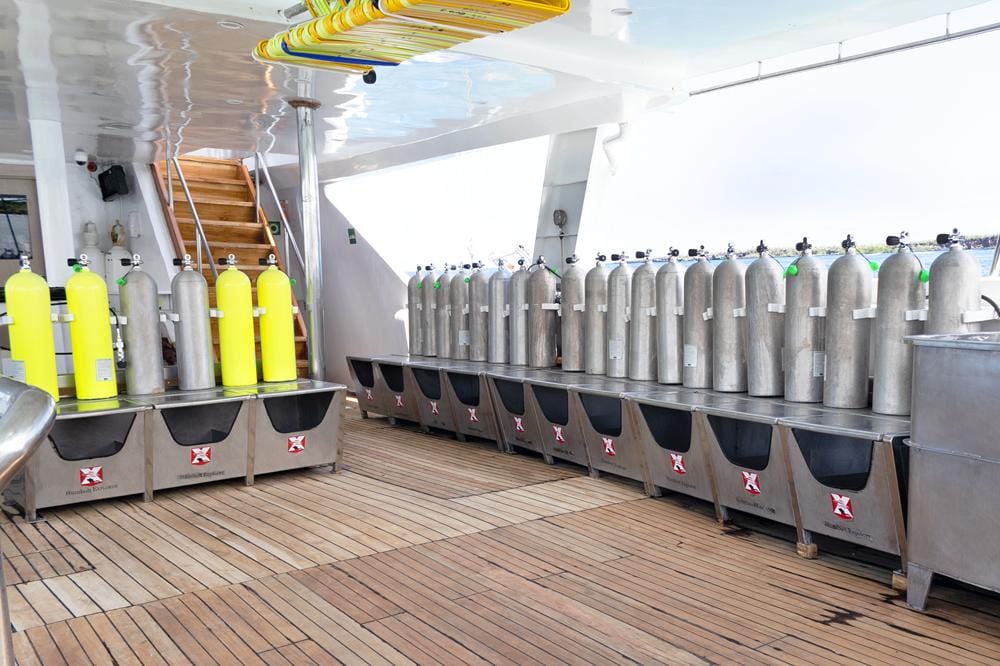 Humboldt Explorer Liveaboard - Galapagos Islands dive dock