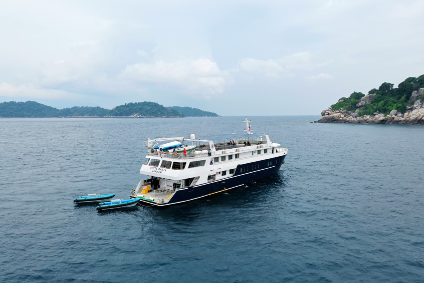 White Manta Explorer -Indonesia liveaboard