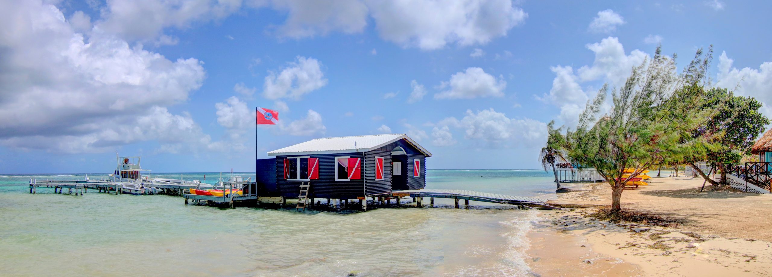 Blackbird Caye Resort - Turneffe Atoll, Belize dive house