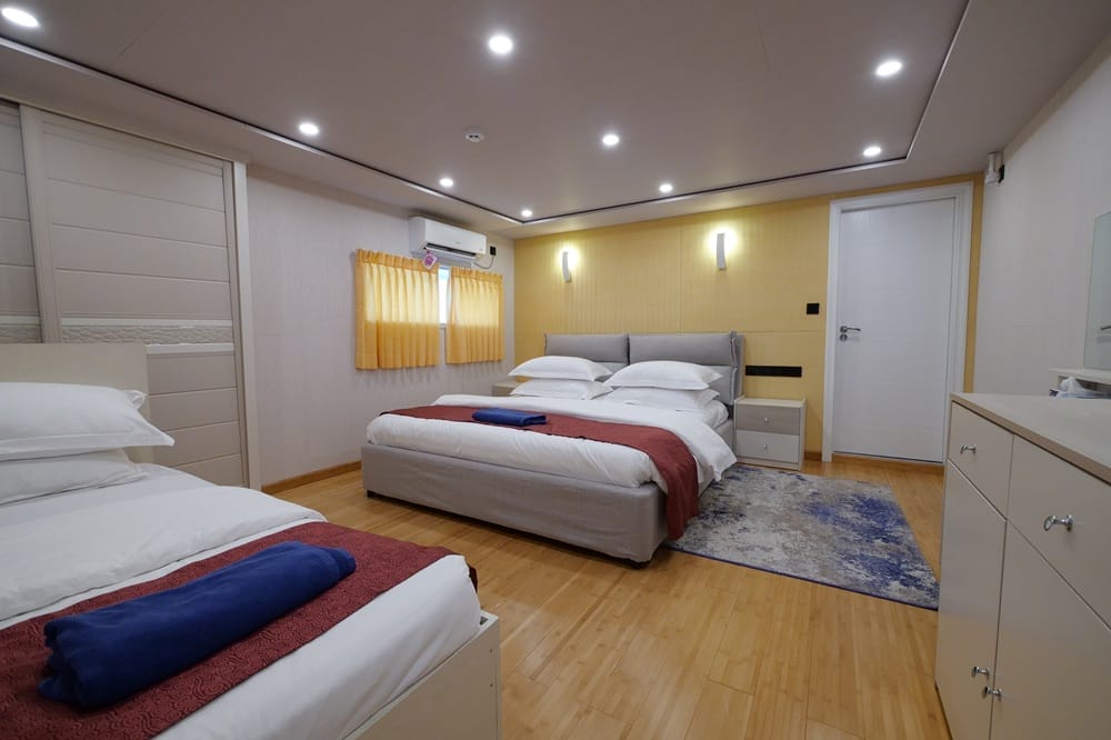 Emperor Explorer Liveaboard - Maldives double suite