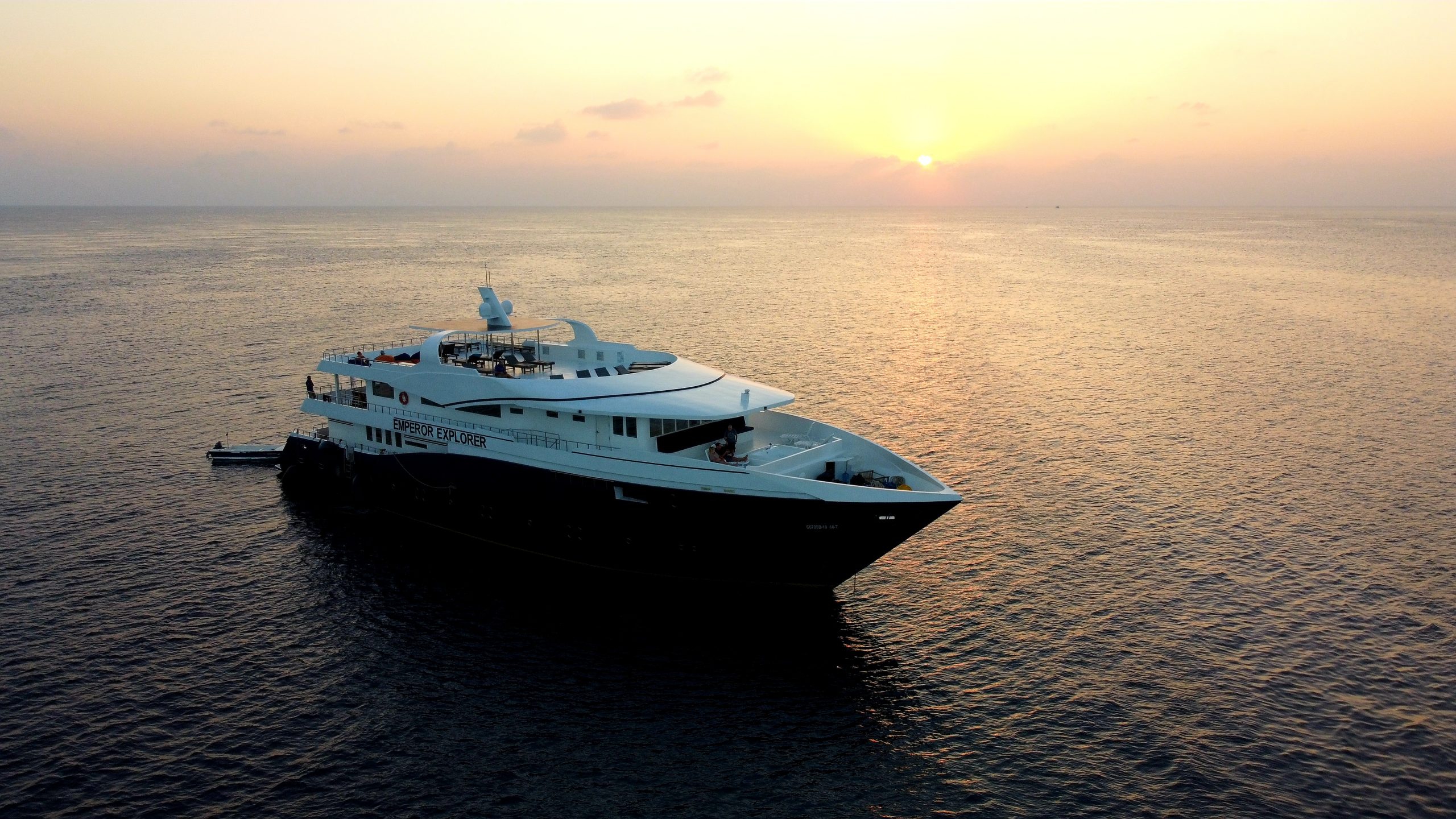 Emperor Explorer - Maldives liveaboard