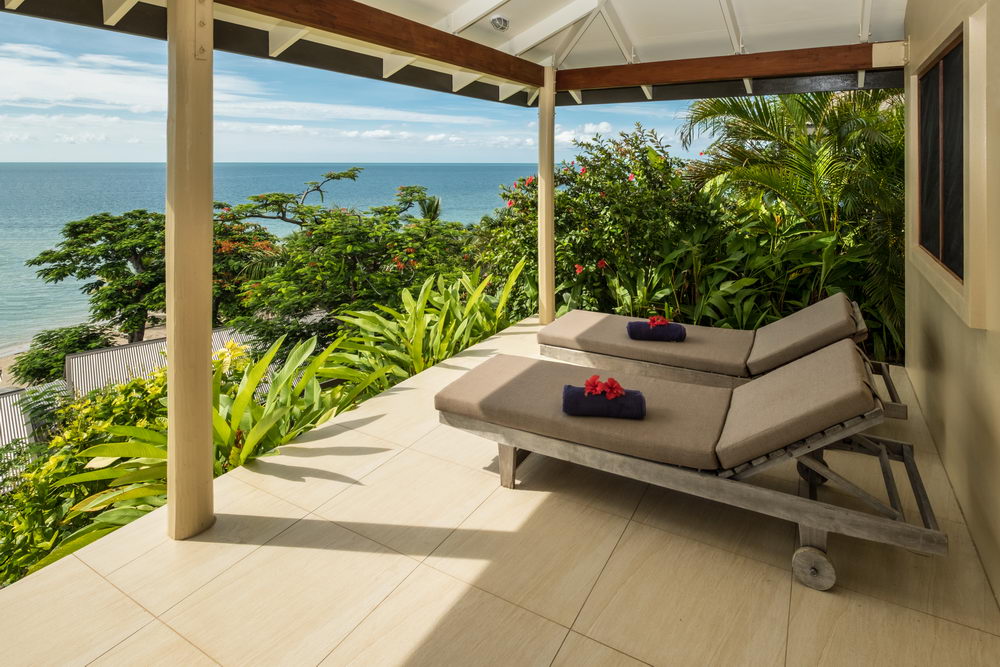 Volivoli Beach Resort, Fiji villa private patio