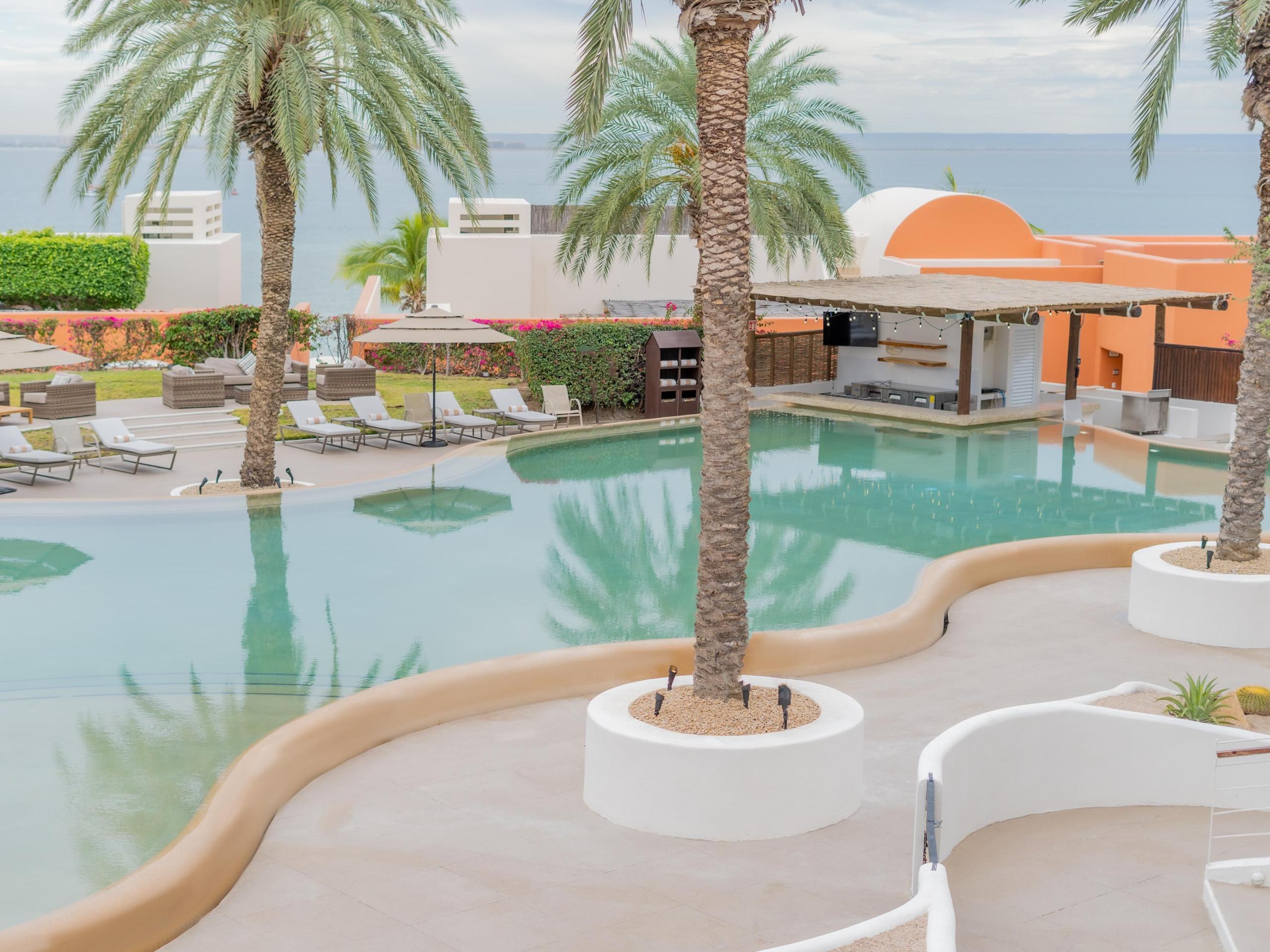 Hotel Indigo Costa Baja Resort & Spa La Paz, Mexico Pool
