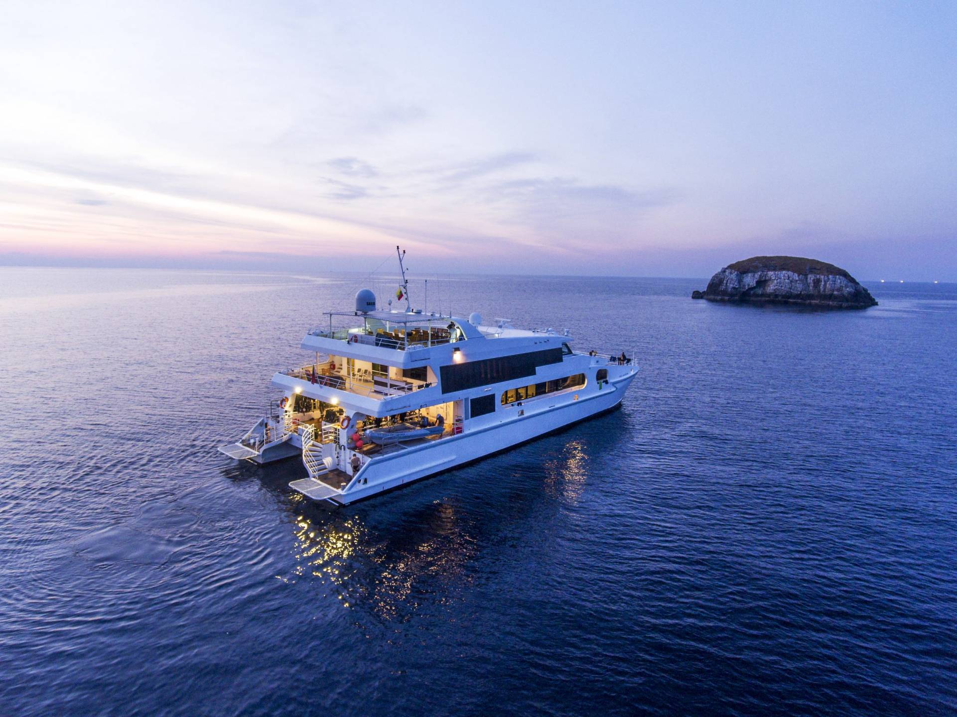 Solitude Adventurer Liveaboard - Komodo, Indonesia